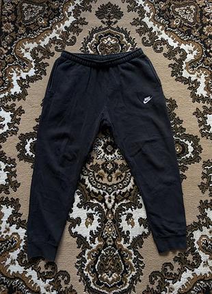 Класичні чорні чоловічі спортивні штани-джогери nike sportswear club fleece