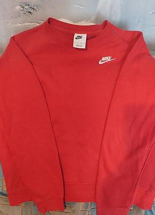 Яркий и практичный свитшот nike. оригинал (номеры на бирке).