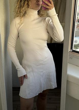 Затишна трикотажна сукня в рубчик zara