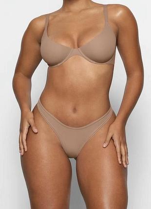 Бюстгальтер skims fits everybody scoop plunge bra у лімітованому відтінку ochre
