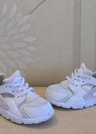 Детские белые кроссовки nike air huarache оригинал размер 27