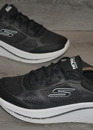 Продам кроссовки фирма skechers.