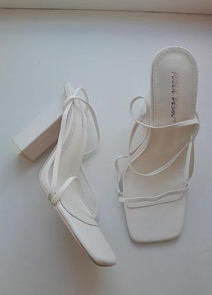 Босоножки 41р public desire