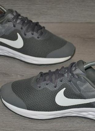 Продам кроссовки фирма nike revolution 6.
