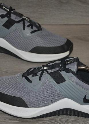 Продам кроссовки фирма nike mc trainer.