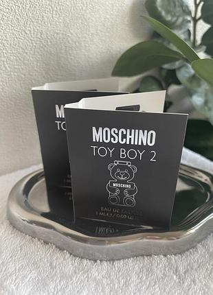 Оригінальний пробнік аромату toy boy 2 від moschino, 1мл