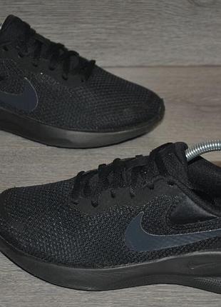 Продам кроссовки фирма nike revolution 7.