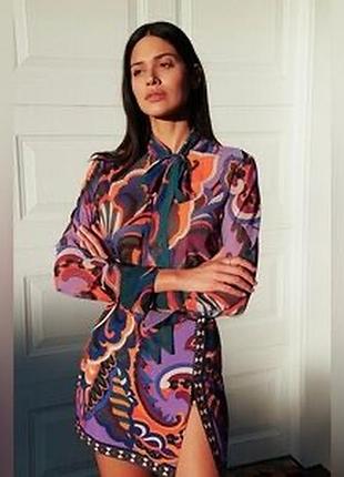 Яскрава сукня zara, розмір хс