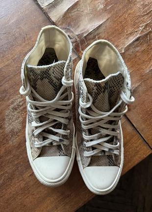 Оригінальні кросівки converse