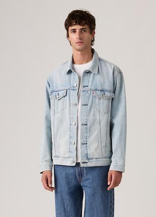 Чоловіча джинсова куртка levi’s premium relaxed trucker jacket a57820112 — світло-блакитний колір, вільний крій, 100% бавовна. оригінал.