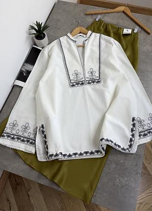 Рубашка с вышивкой
