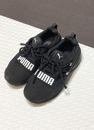 Класні кросівки puma р.33