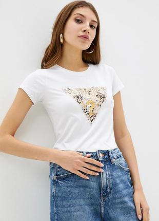 Белая футболка с анималистичным принтом guess