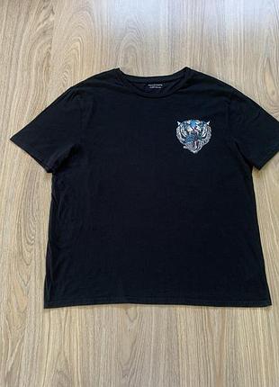 Мужсккая чёрная хлопковая футболка с принтом тигра allsaints twin tiger