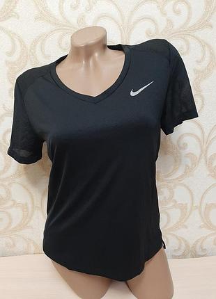 Спортивная футболка с дышащими рукавами сеточкой и вставками по бокам  nike dri-fit