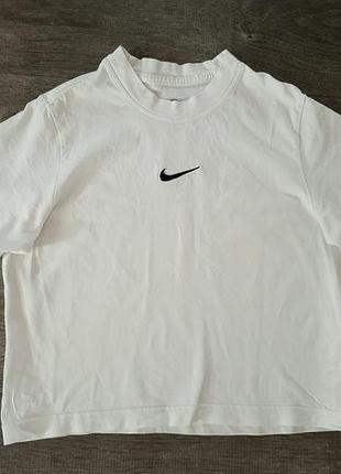 Біла оверсайз футболка nike на 8-9років