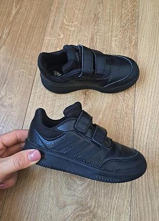 Чёрные оригинальные кроссовки adidas на липучках для мальчика