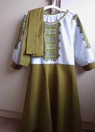 Вишита сукня