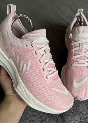 Жіночі кросівки nike zoom x invisible run 03. p. 40,5. ідеал!!!
