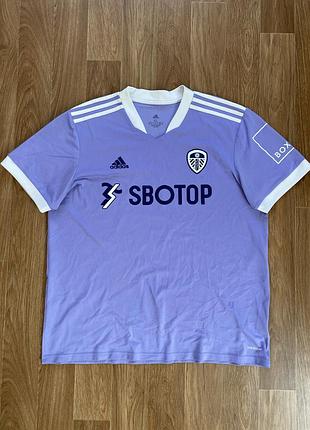Третя футболка клубу leeds united від бренду adidas сезону 2021/22.