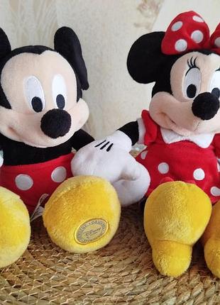 Оригинальный набор плюшевых игрушек микки и минные маус (mickey &amp; minnie mouse bean bag plush) от disney store.