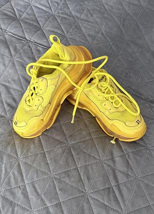 Кроссовки balenciaga triple s 💛