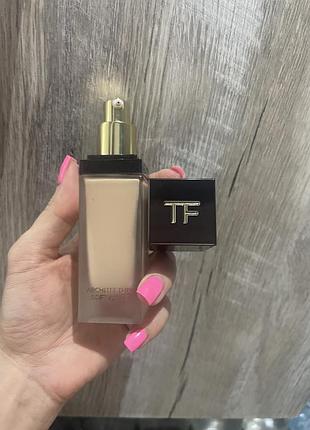 Тональна основа tom ford architecture soft matte blurring