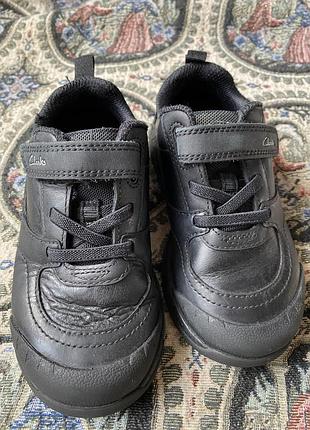 Кросівки дитячі 27,5 clarks