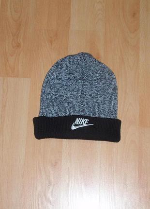 Чорно-сіра шапка nike swoosh beanie under polo ck era original 22/22 см jordan x carhartt