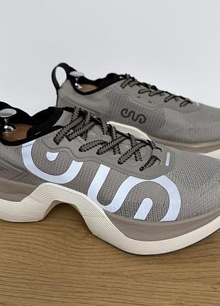 Оригінальні кросівки для бігу proto runner 1