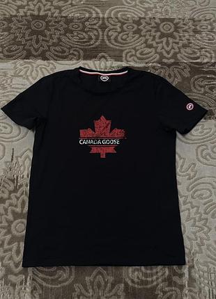 Футболка canada goose