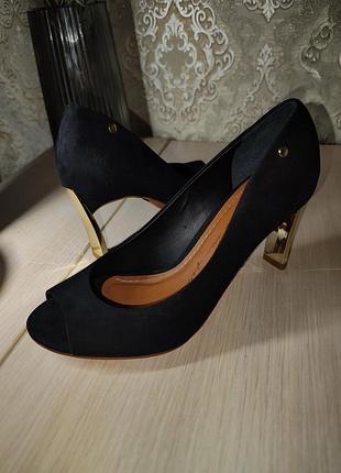 Туфлі moda in pelle (англія) з відкритим носком на золотому підборі, р. 37 (36)