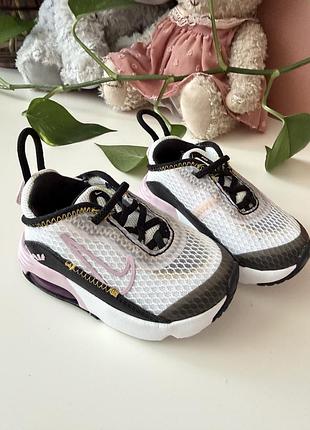 Кросівки для дівчики nike
