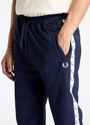 Мужские спортивные штаны с лампасами fred perry