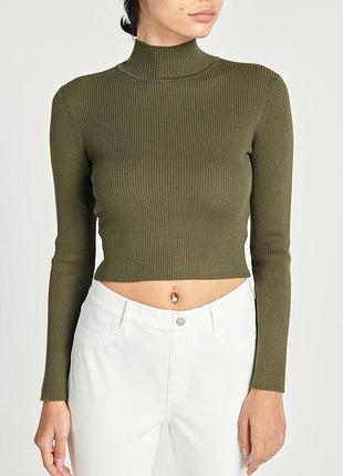 Укорочений гольф у рубчик оливкового кольору від бренду h&m.цей стильний гольф із довгими рукавами та високим коміром