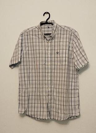 Коттоновая рубашка в клетку с коротким рукавом.
fred perry.
