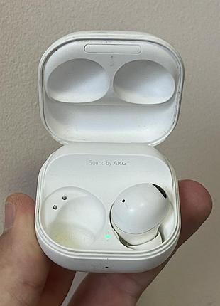 Кейс и правый наушник samsung galaxy buds 2 pro, sm-r510 б/у