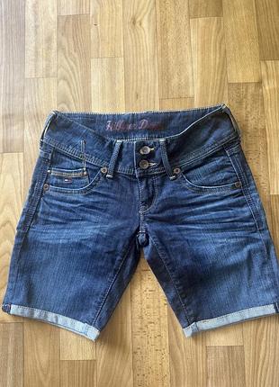 Tommy hilfiger шорти розміру с