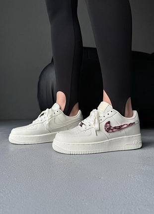Кросівки жіночі nike air force 1 '07 lx molten metal swoosh rose gold
