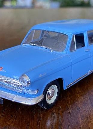 Модель автомобіля газ-22 волга 1:43 deagostini