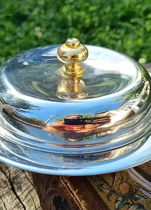 Винтажная масляная (масленка), икорница, паштетница с купольной крышкой (клошем).
