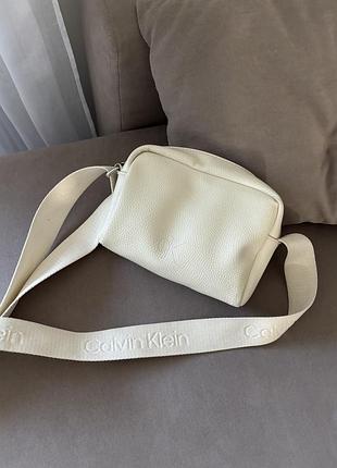 Сумка calvin klein оригінал молочна жіноча