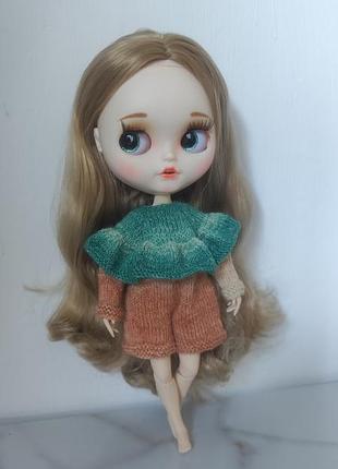 Вязаный комбинезон для куклы блайз 30 см blythe