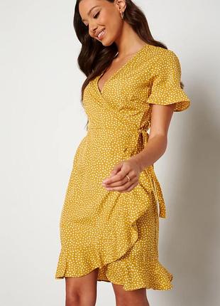 Жіноча жовта літня міді сукня в горох vero moda, xs-s-m, гірчичне плаття на запах, з поясом, з воланами, зручне, жіночне, гарне, яскраве, нарядне