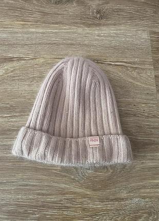 Гарна шапочка, з ангорки, в ніжно пудровому кольорі, від бренду: nino accessories
