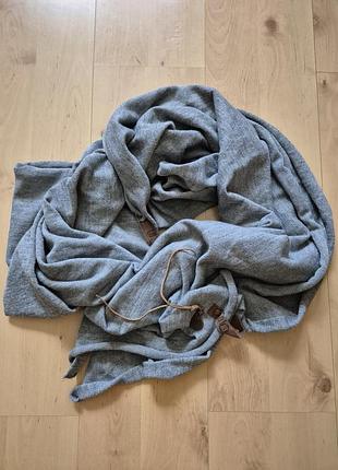 Шаль lot83 fien - стильная серая накидка