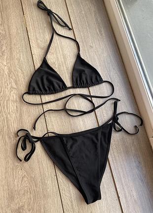 Чёрный купальник на завязках