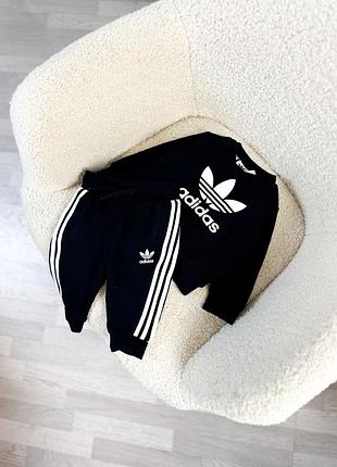 Костюм adidas 6-9м