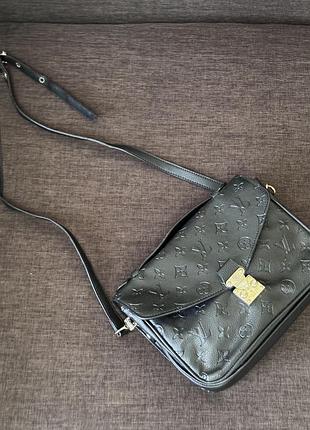 Чорна сумка louis  vuitton 8