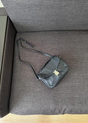 Чорна сумка louis  vuitton